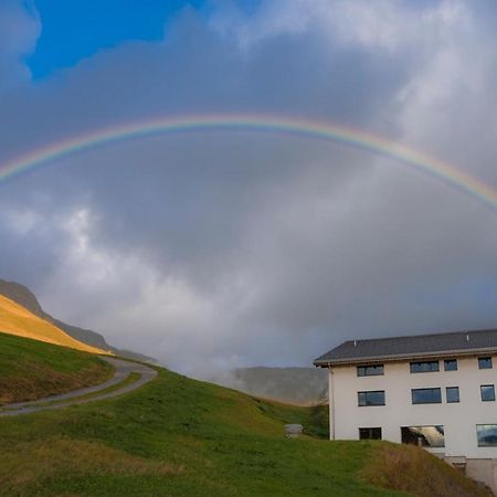 Hotel Avers Am Bach Экстерьер фото