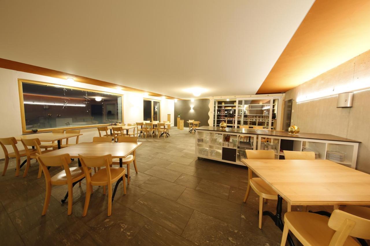 Hotel Avers Am Bach Экстерьер фото